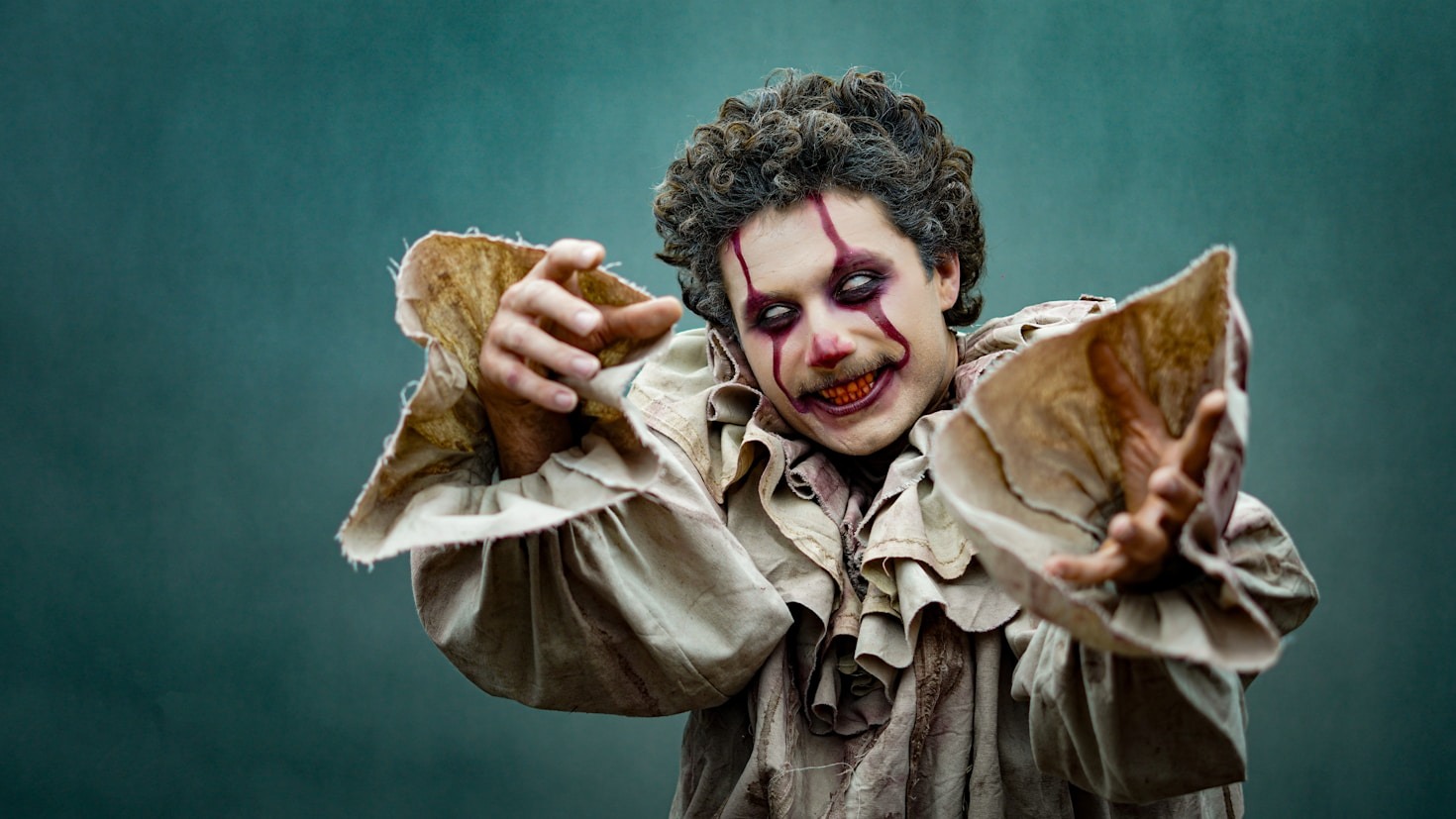 Classics vs. Modern Horror: A Review Showdown